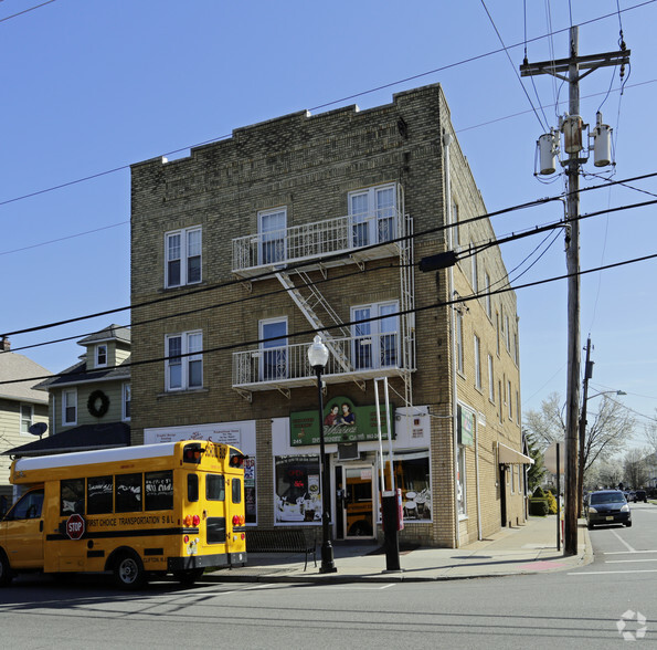 245-247 Lakeview Ave, Clifton, NJ for sale - Primary Photo - Image 1 of 1