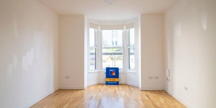 42-44 Churchill Way, Cardiff to rent Interior Photo- Image 1 of 3