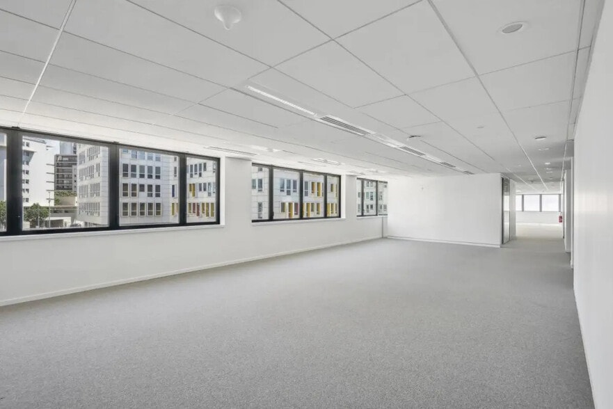 Office in Marseille to rent - Interior Photo - Image 3 of 14