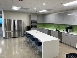 2849 Paces Ferry Rd SE, Atlanta, GA to rent Interior Photo- Image 1 of 5