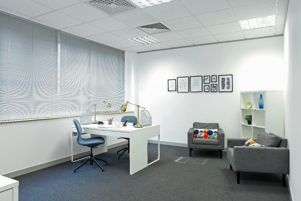 575-599 Maxted Rd, Hemel Hempstead to rent Interior Photo- Image 1 of 6