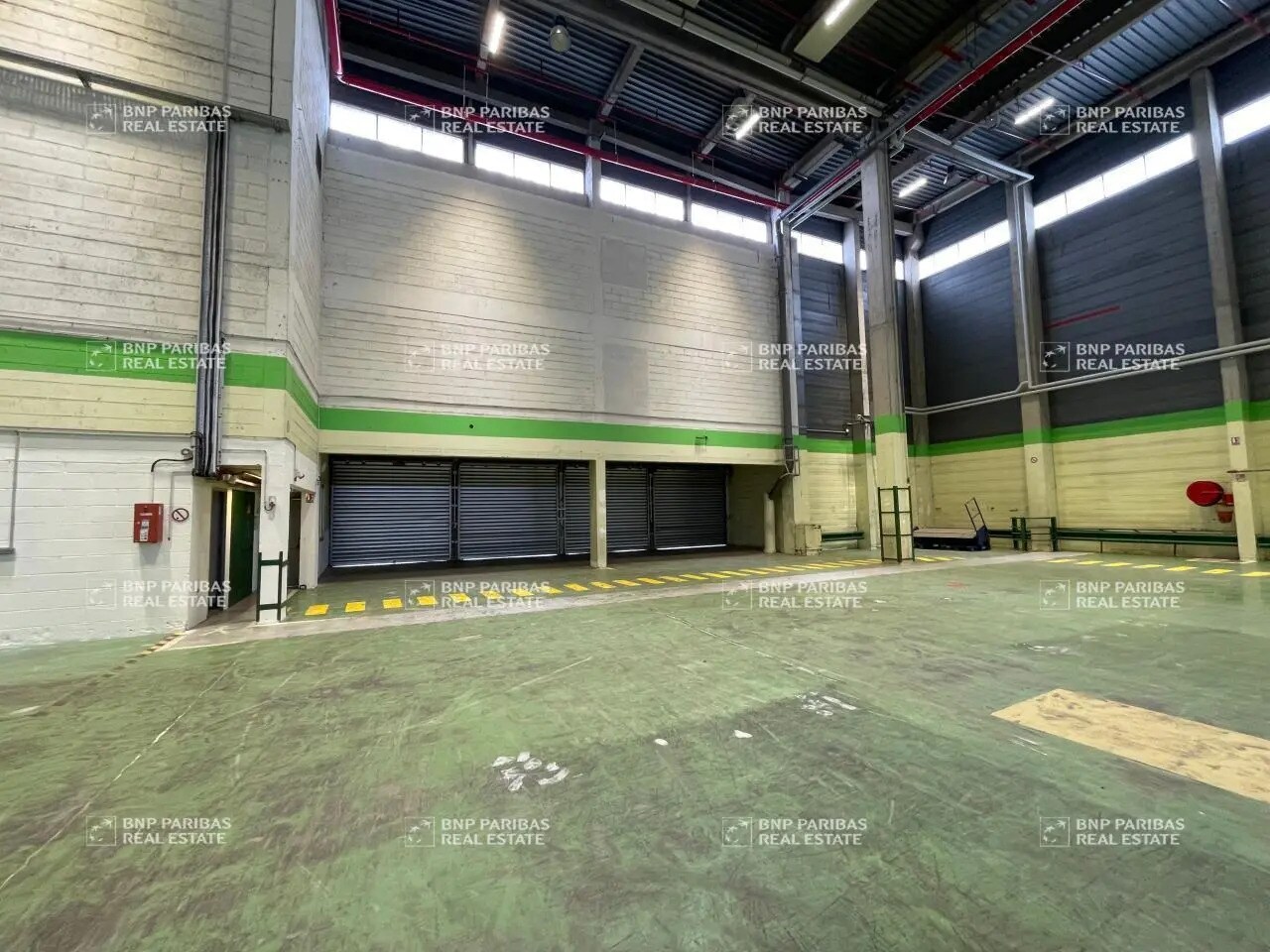 Office in Orly to rent Interior Photo- Image 1 of 9