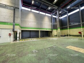 Office in Orly to rent Interior Photo- Image 1 of 9