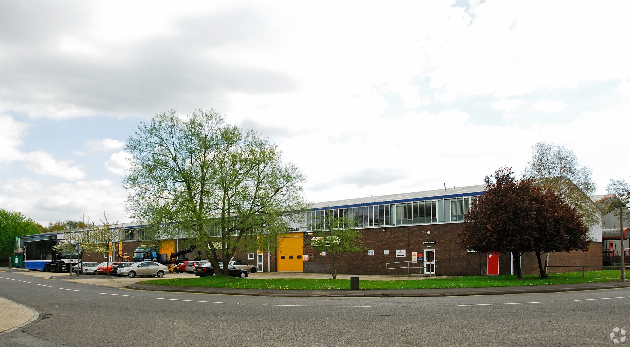 Kestrel Way, Woking for sale Primary Photo- Image 1 of 1