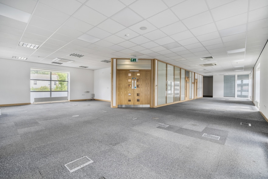 Malpas Rd, Truro to rent - Interior Photo - Image 3 of 8