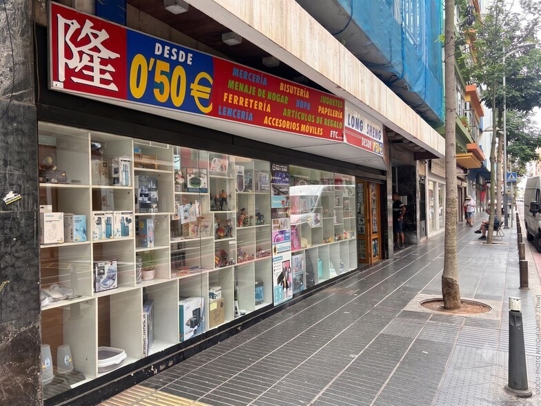 Del Leon Y Castillo, 139, Las Palmas de Gran Canaria, Las Palmas for sale - Building Photo - Image 2 of 16