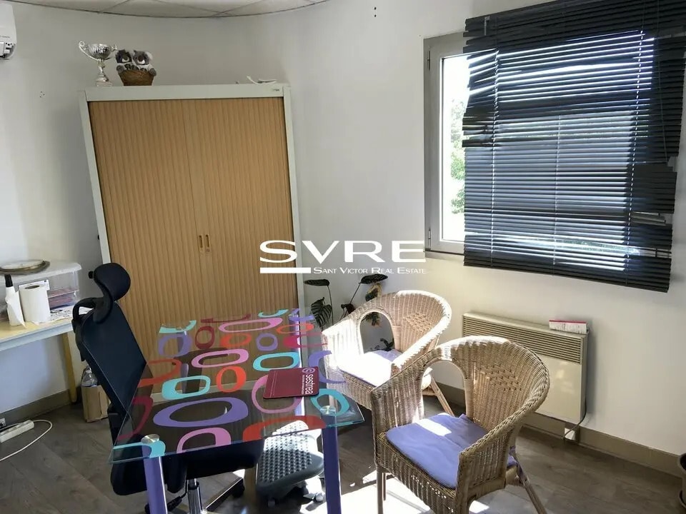 Location Bureaux 95 m² - Photo 1