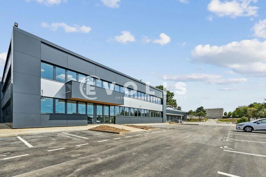 60 Rue Robert Moinon, Goussainville to rent - Primary Photo - Image 2 of 28