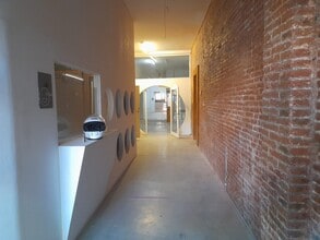 Retail in Barcelona, Barcelona to rent Interior Photo- Image 1 of 10