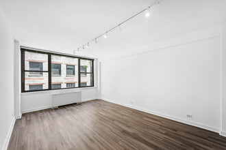 155 E 55th St, New York, NY for rent Interior Photo- Image 1 of 11