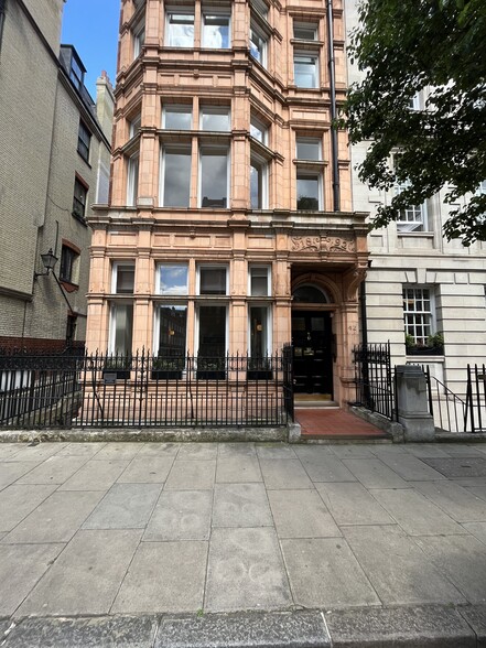 42 Harley St, London to rent - Building Photo - Image 3 of 8