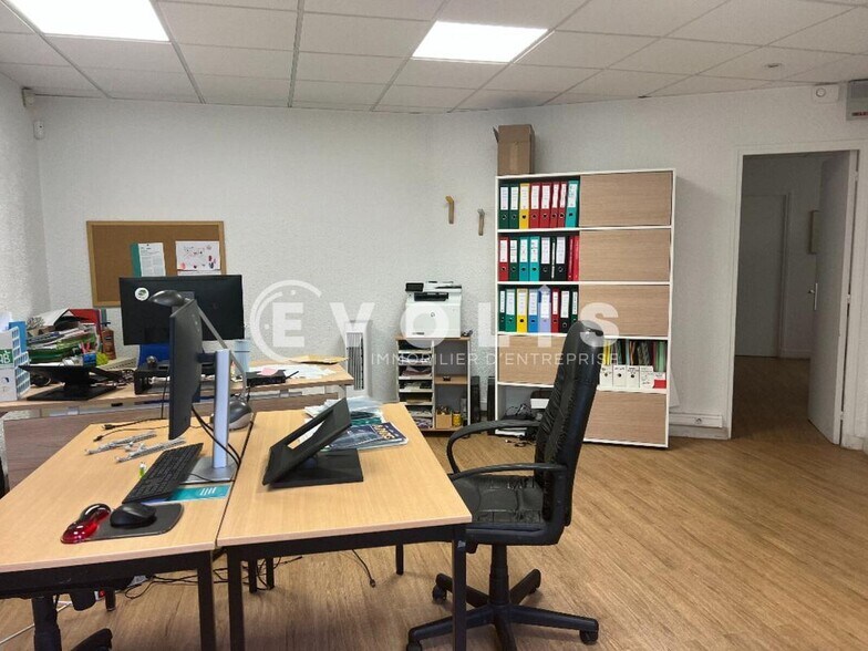 Office in Paris for sale - Interior Photo - Image 3 of 7
