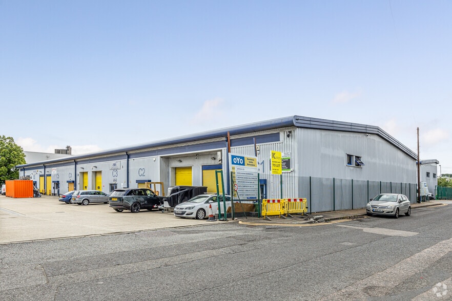 Crabtree Manorway N, Belvedere to rent - Building Photo - Image 1 of 12