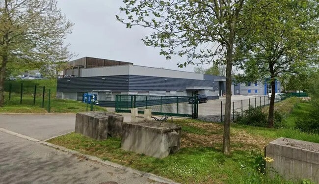 Vente Local d'activités 1 698 m²