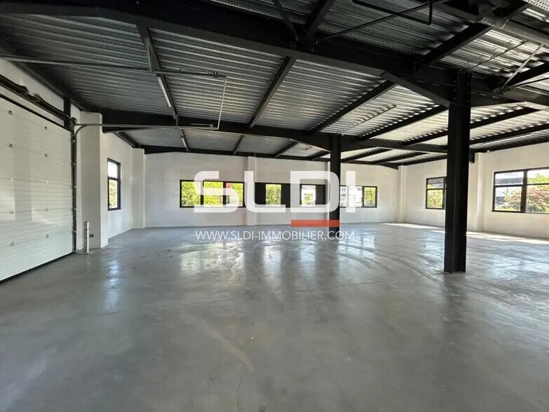 27 Chemin Des Peupliers, Dardilly to rent - Interior Photo - Image 2 of 25