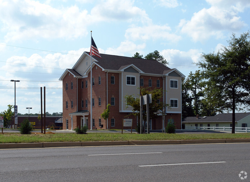 23077 Three Notch Rd, California, MD for sale - Primary Photo - Image 1 of 25