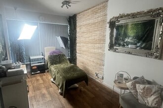 9 Whipton Village Rd, Exeter to rent Interior Photo- Image 1 of 2