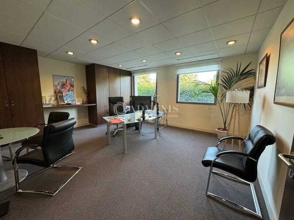 Vente Bureaux 176 m² - Photo 1