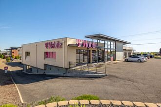 830 N Columbia Center Blvd, Kennewick, WA for rent Building Photo- Image 1 of 7