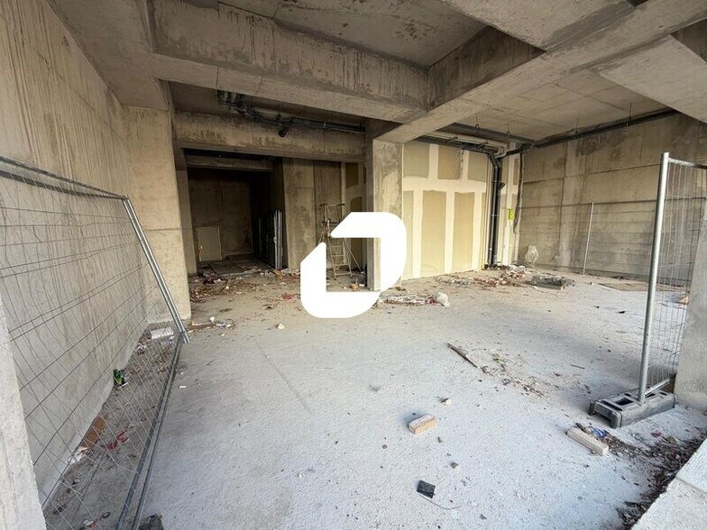Retail in Neuilly-sur-Marne to rent - Construction Photo - Image 3 of 10