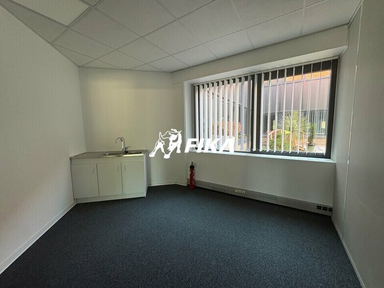 221 Rue Carmin, Labège to rent - Building Photo - Image 3 of 8