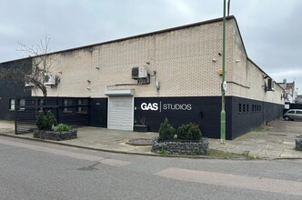 Fountayne Rd, London to rent Building Photo- Image 1 of 2