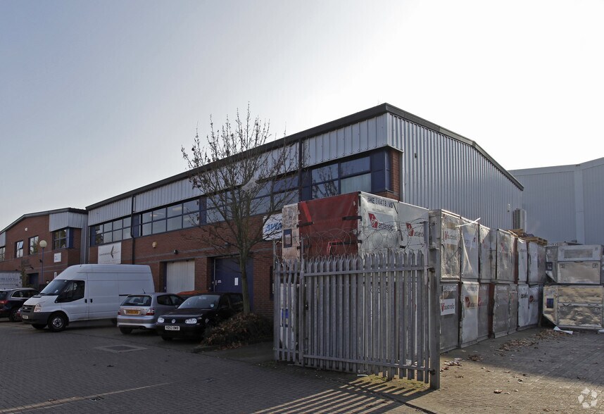 Blackthorne Rd, Slough for sale - Primary Photo - Image 1 of 1