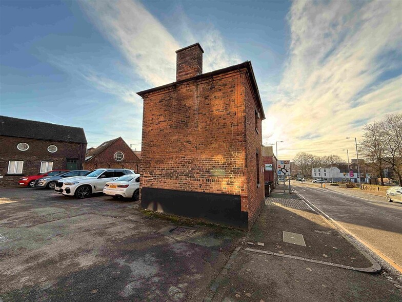 6A Queen St, Newcastle Under Lyme for sale - Building Photo - Image 1 of 18