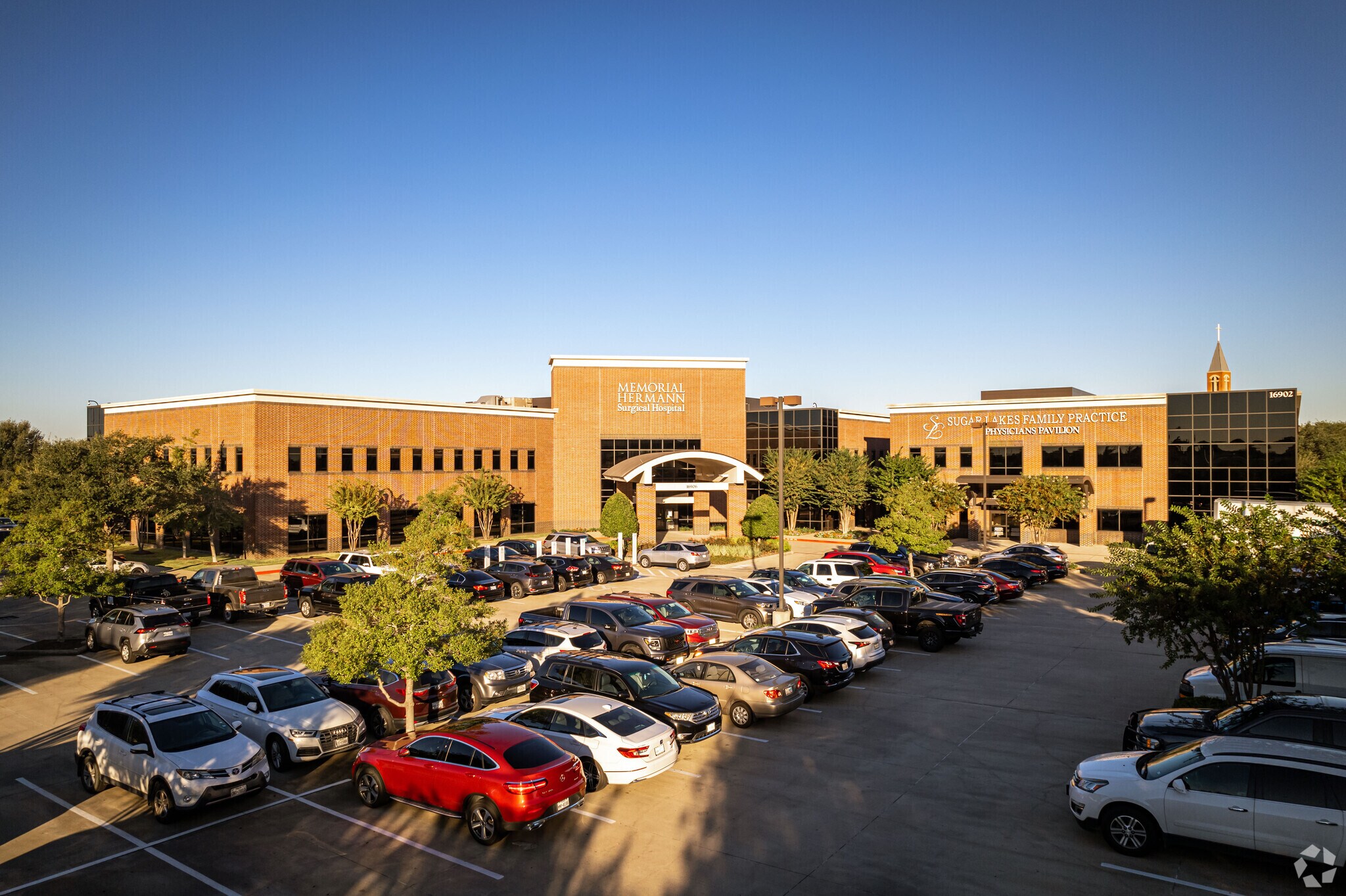 16902 Southwest Fwy, Sugar Land, TX to rent Primary Photo- Image 1 of 17