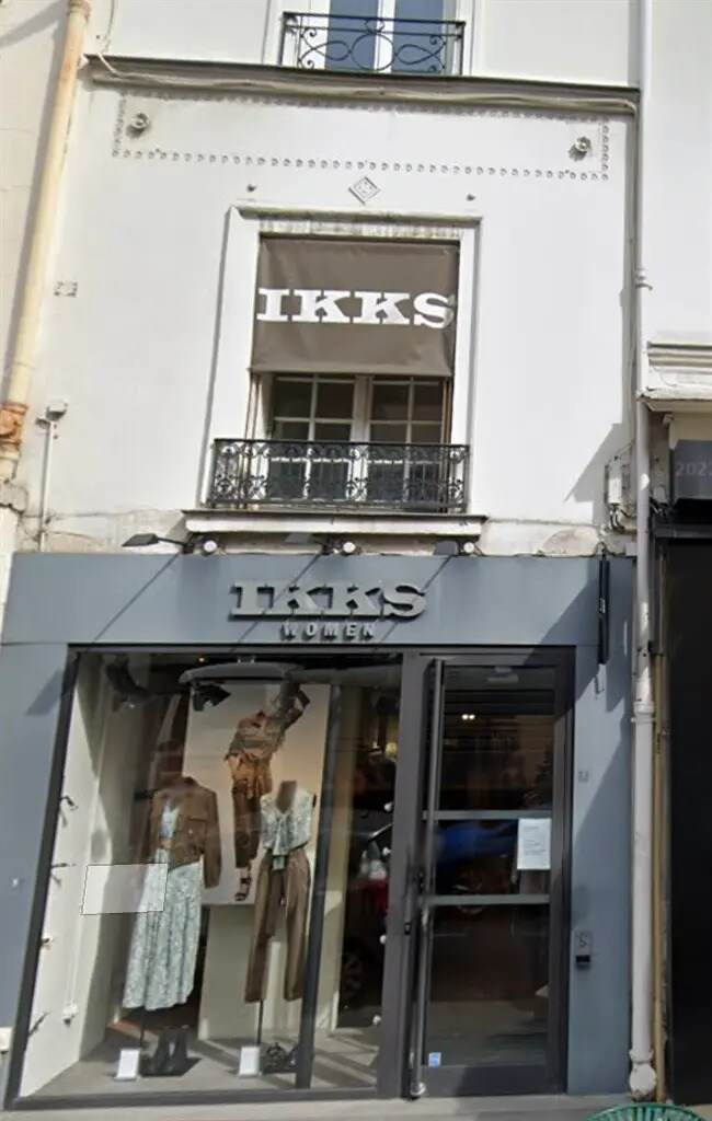 Retail in Neuilly-sur-Seine to rent Building Photo- Image 1 of 2