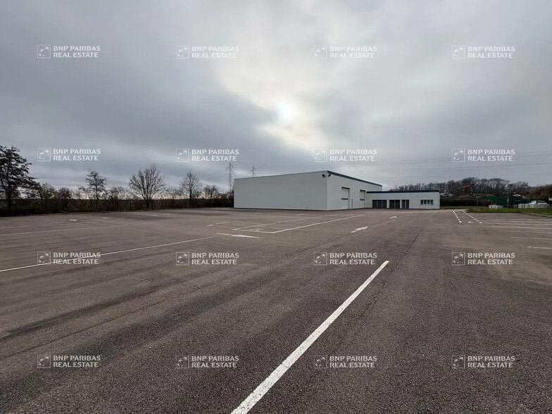 17 Rue En Rosey, Saint-Apollinaire to rent - Primary Photo - Image 2 of 9