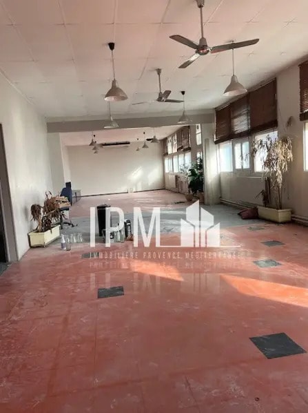 Office in Marseille to rent Interior Photo- Image 1 of 6