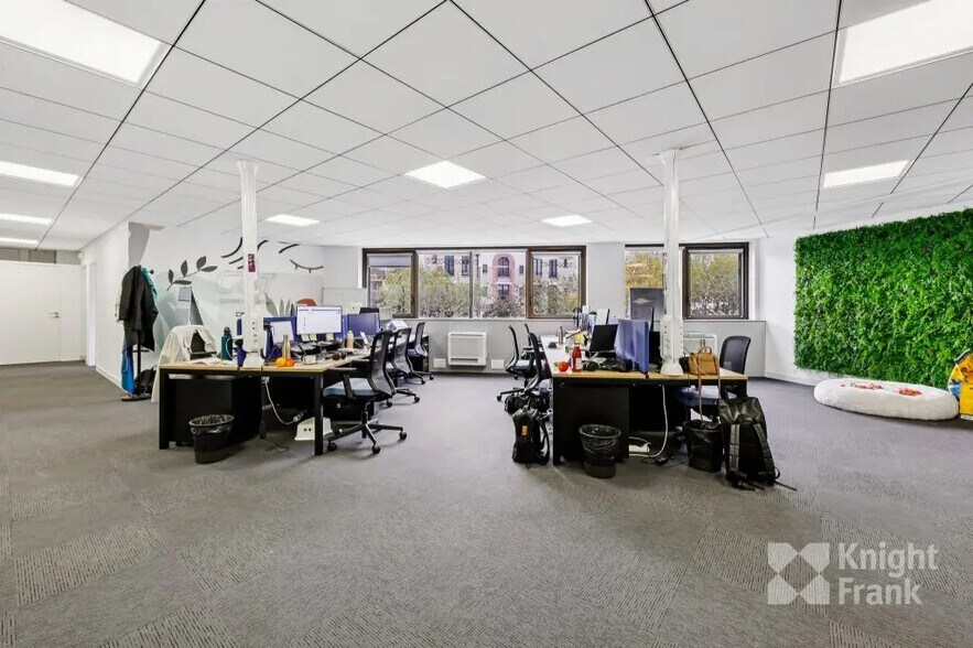 242 Boulevard Jean Jaurès, Boulogne-Billancourt to rent - Interior Photo - Image 2 of 17