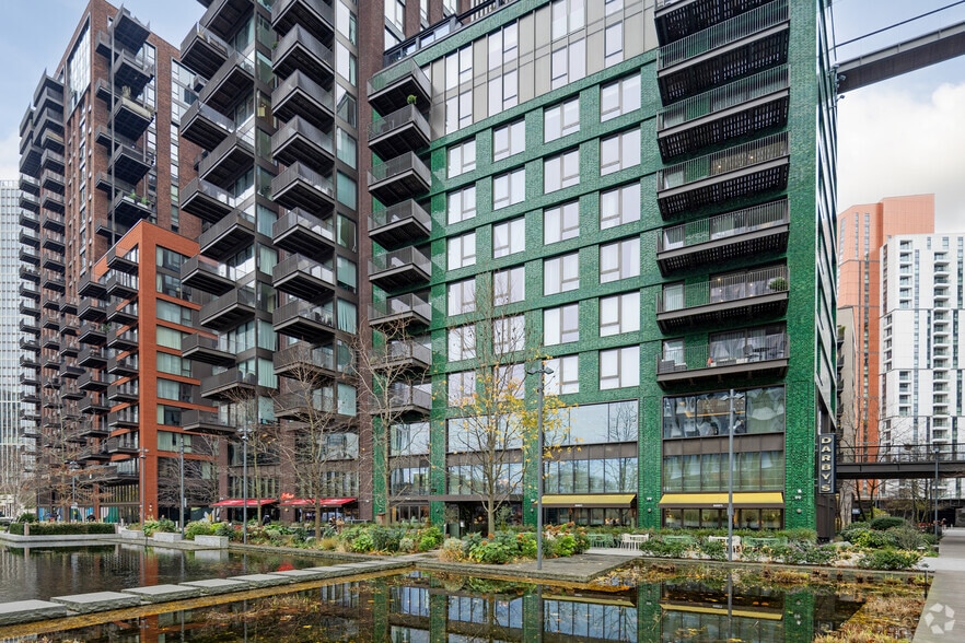 1 Viaduct Gdns, London to rent - Building Photo - Image 2 of 2
