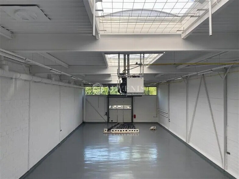 Light Industrial in Sucy-en-Brie to rent - Building Photo - Image 3 of 6