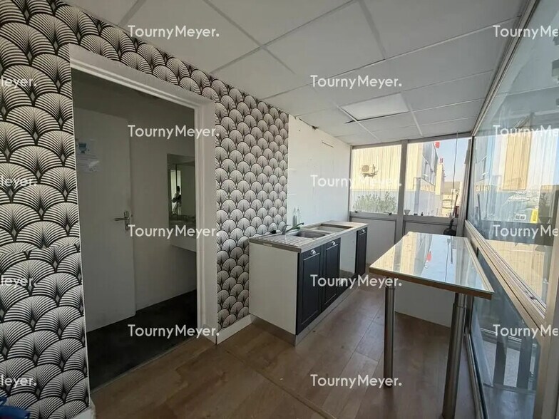 Office in Mauguio to rent - Interior Photo - Image 2 of 5