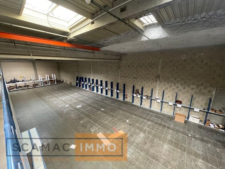 Light Industrial in Courcouronnes for sale - Interior Photo - Image 2 of 15