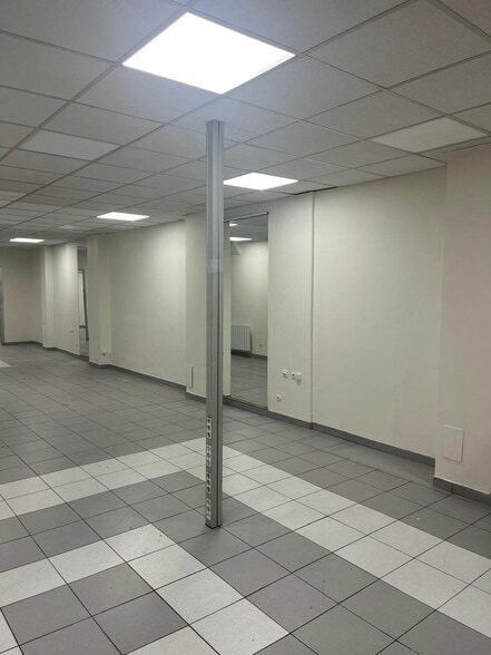 Office in Paris for sale - Building Photo - Image 3 of 7