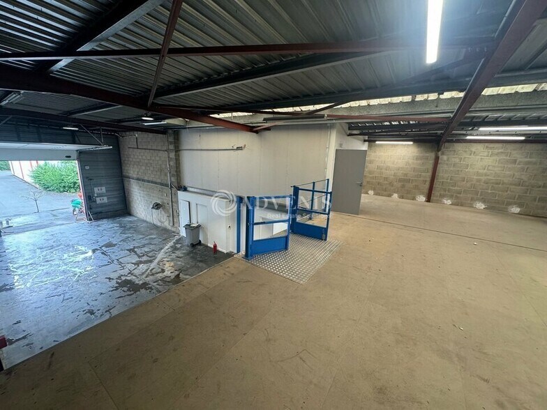 Light Industrial in Mitry-Mory to rent - Interior Photo - Image 2 of 8