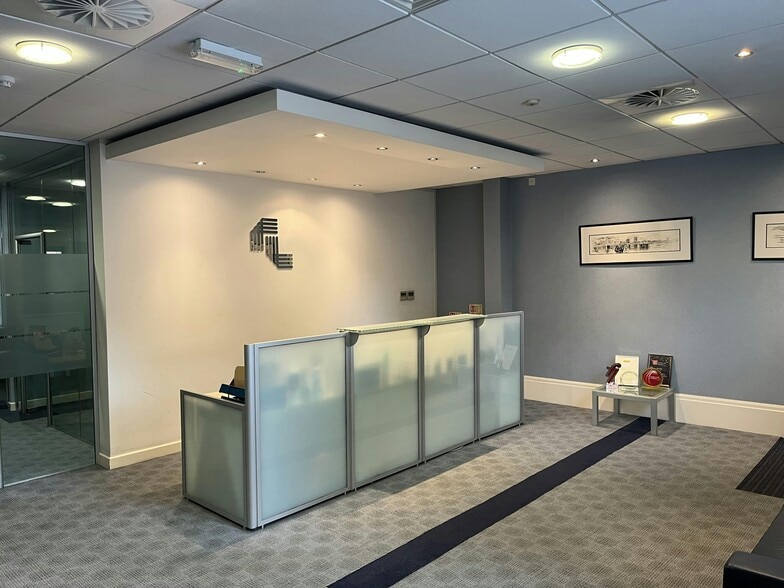 12-13 Windsor Pl, Cardiff for sale - Building Photo - Image 3 of 9