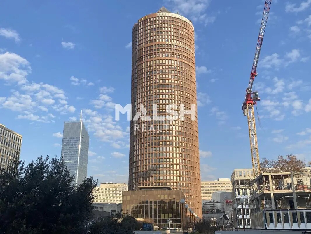 Office in Lyon to rent Building Photo- Image 1 of 2