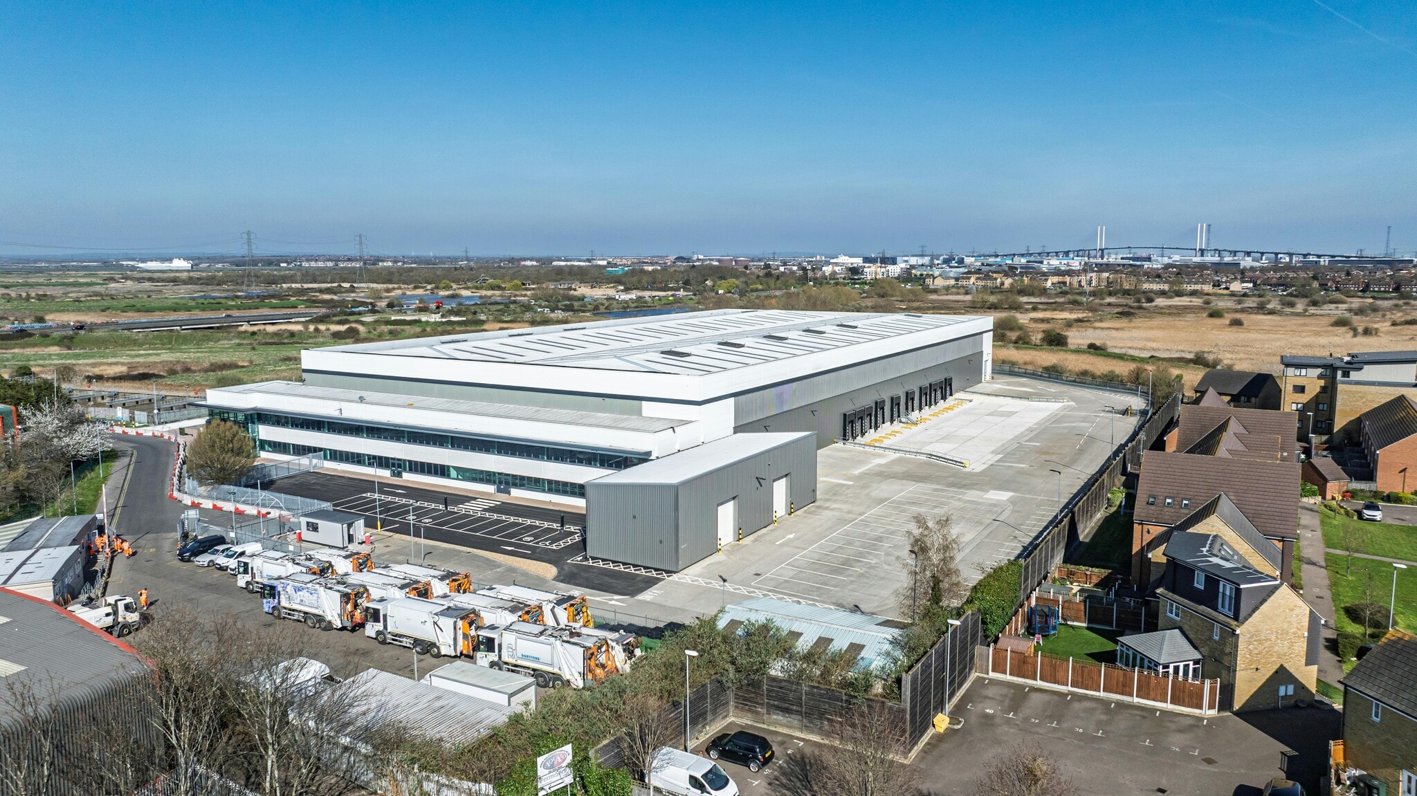 Orbital E, Dartford to rent Building Photo- Image 1 of 23