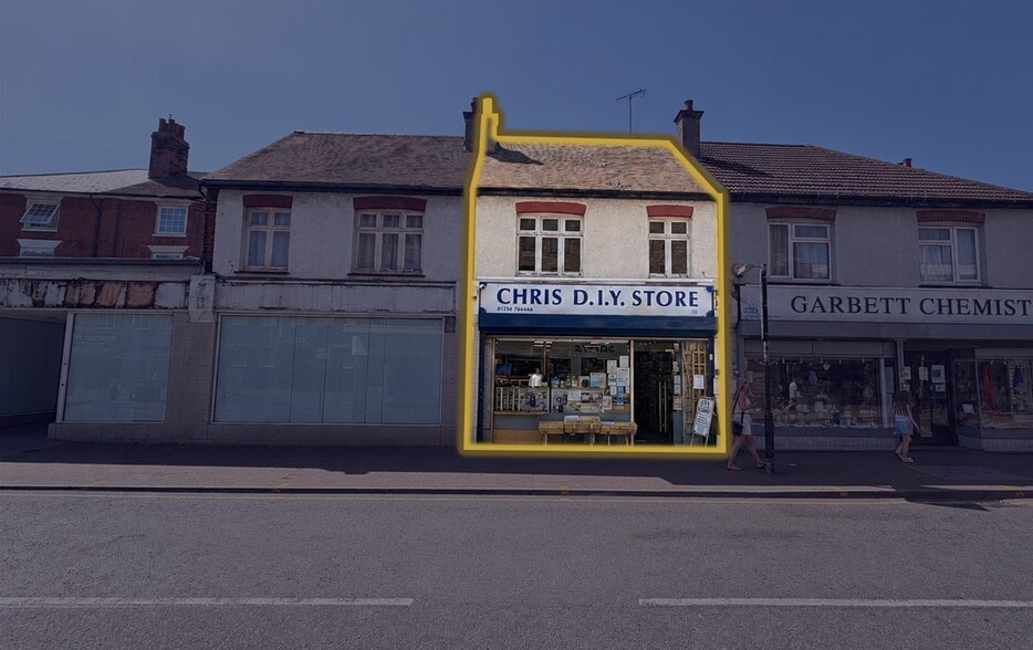 25 High St, Wickford to rent - Building Photo - Image 1 of 1