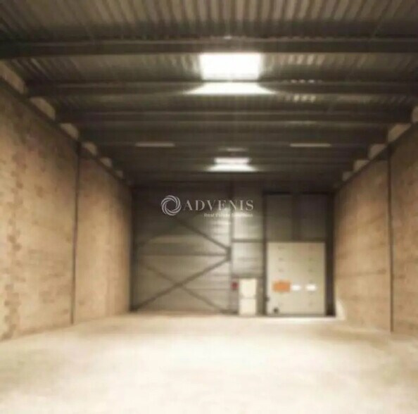 Light Industrial in Lisses to rent - Interior Photo - Image 3 of 8