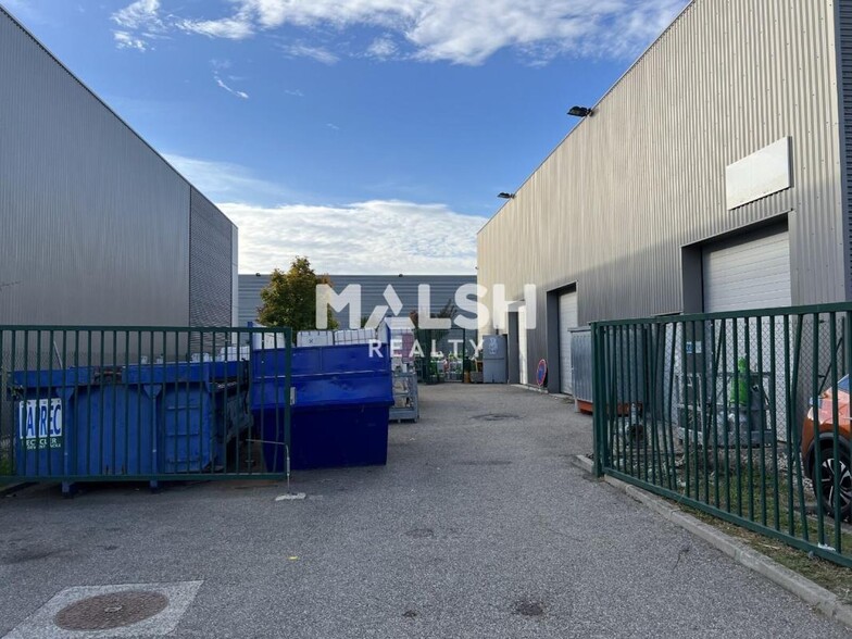 Office in Saint-Priest to rent - Building Photo - Image 2 of 3