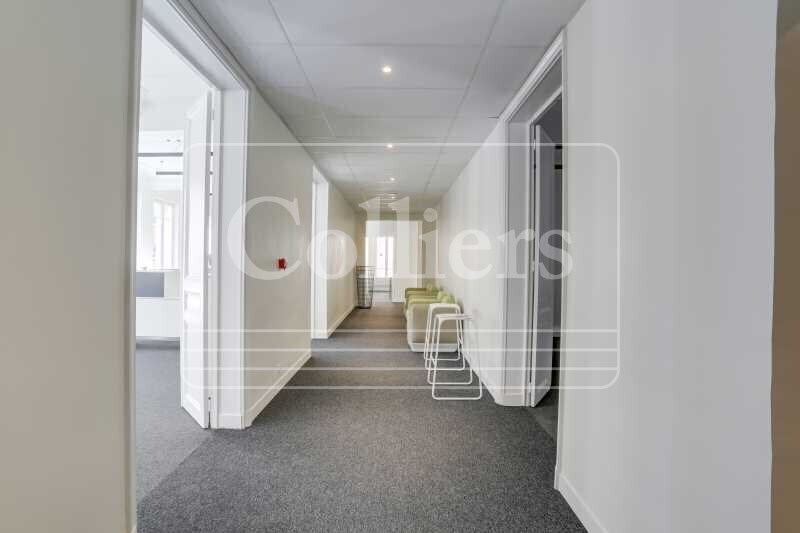 Office in Marseille to rent - Interior Photo - Image 2 of 5