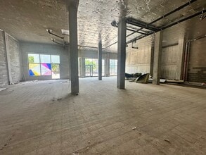 3 Burnt Oak Broa, Edgware to rent Interior Photo- Image 1 of 2