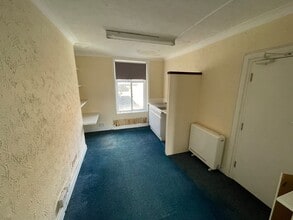 13 Montague Pl, Worthing to rent Interior Photo- Image 1 of 4