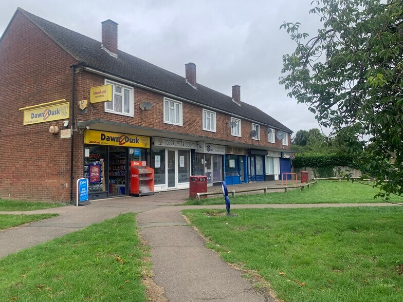 39 Elizabeth Road, Bishop's Stortford for sale - Building Photo - Image 2 of 8