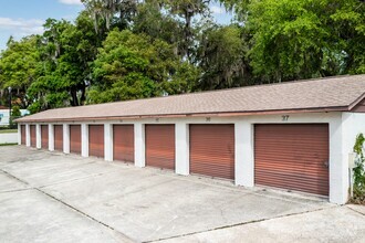 114 E Lady Lake Blvd, Lady Lake, FL for sale Primary Photo- Image 1 of 1